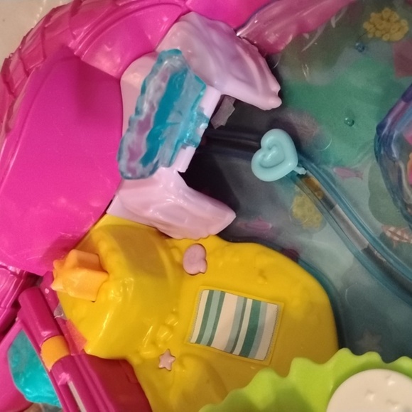 POLLY POCKET Pool Flamingo 2021 Playset - Picture 4 of 8